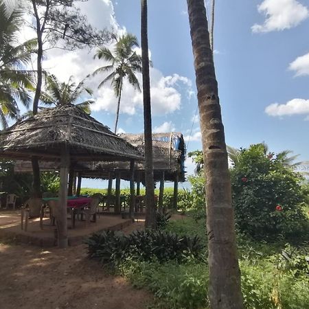 Sukriti Beach Resort Varkala Exterior photo