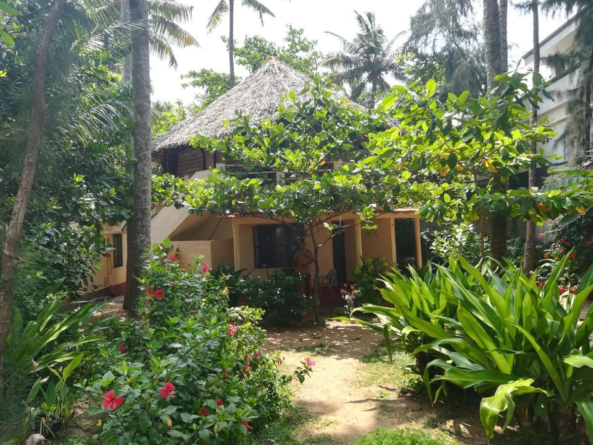 Sukriti Beach Resort Varkala Exterior photo
