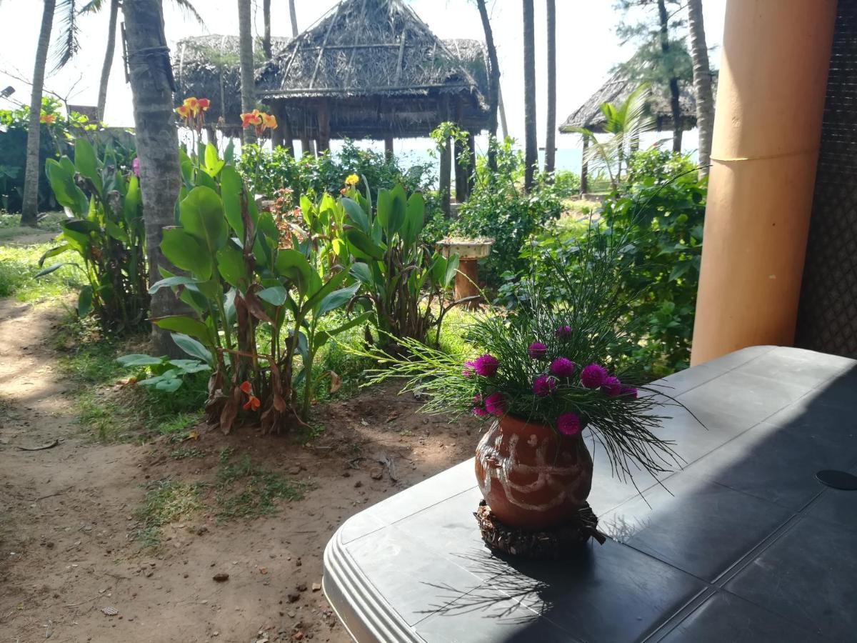 Sukriti Beach Resort Varkala Exterior photo