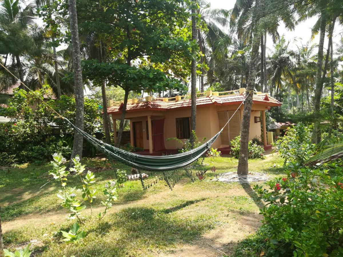 Sukriti Beach Resort Varkala Exterior photo