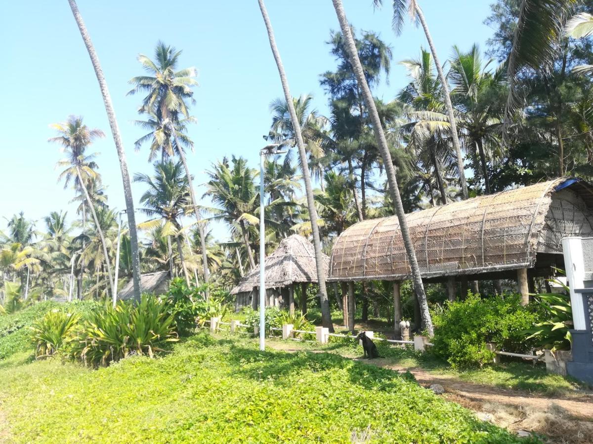 Sukriti Beach Resort Varkala Exterior photo