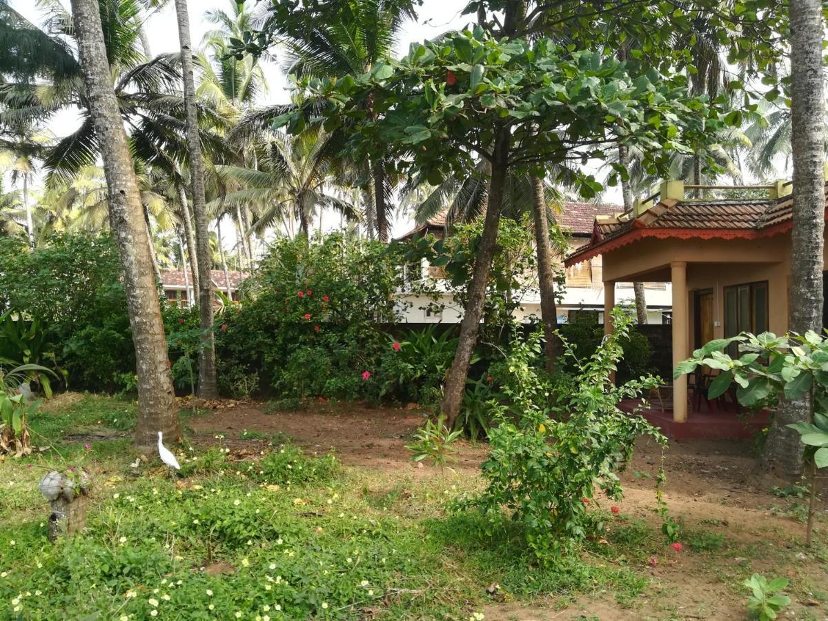 Sukriti Beach Resort Varkala Exterior photo