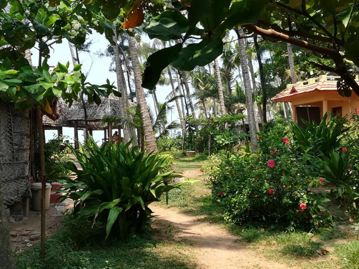 Sukriti Beach Resort Varkala Exterior photo