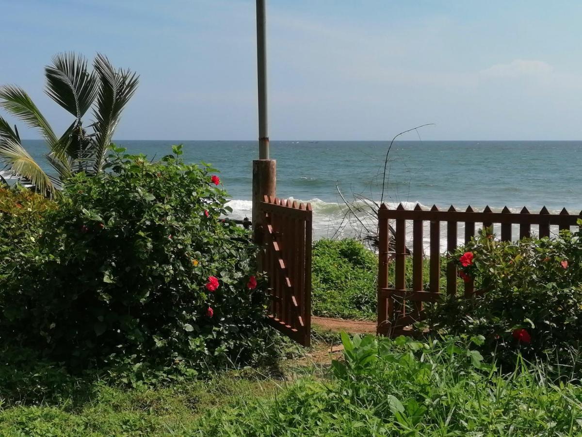 Sukriti Beach Resort Varkala Exterior photo