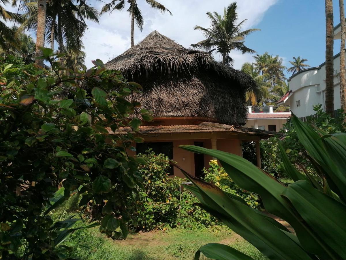 Sukriti Beach Resort Varkala Exterior photo