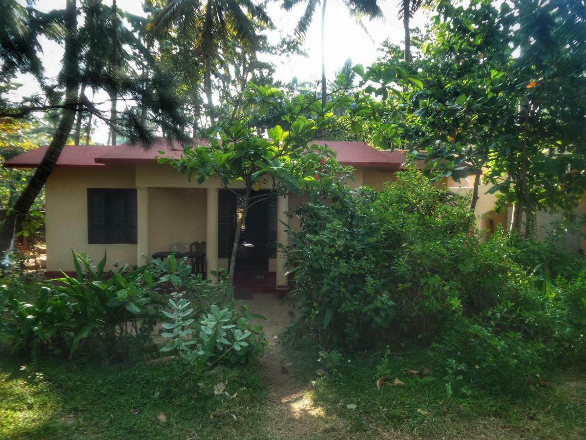 Sukriti Beach Resort Varkala Exterior photo