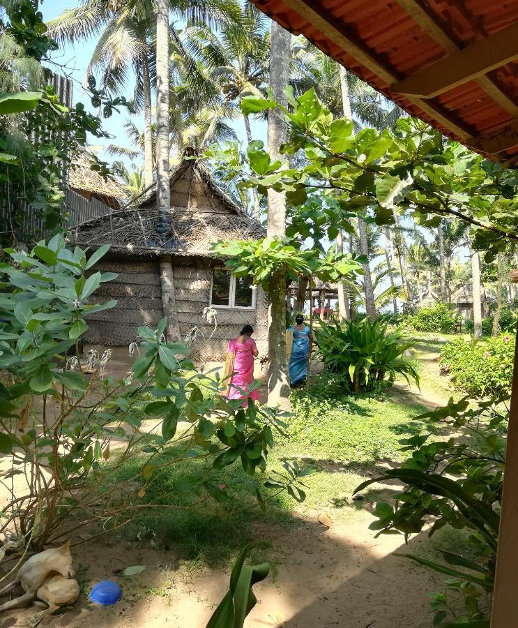 Sukriti Beach Resort Varkala Exterior photo
